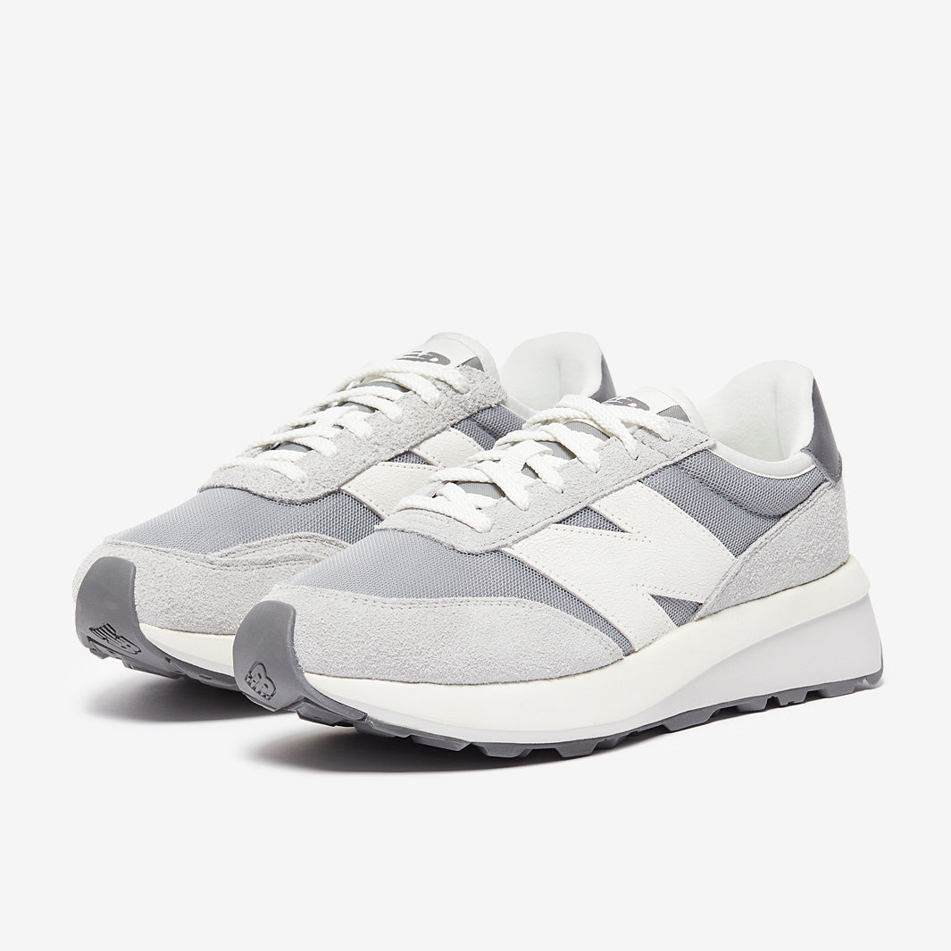 New Balance 370
