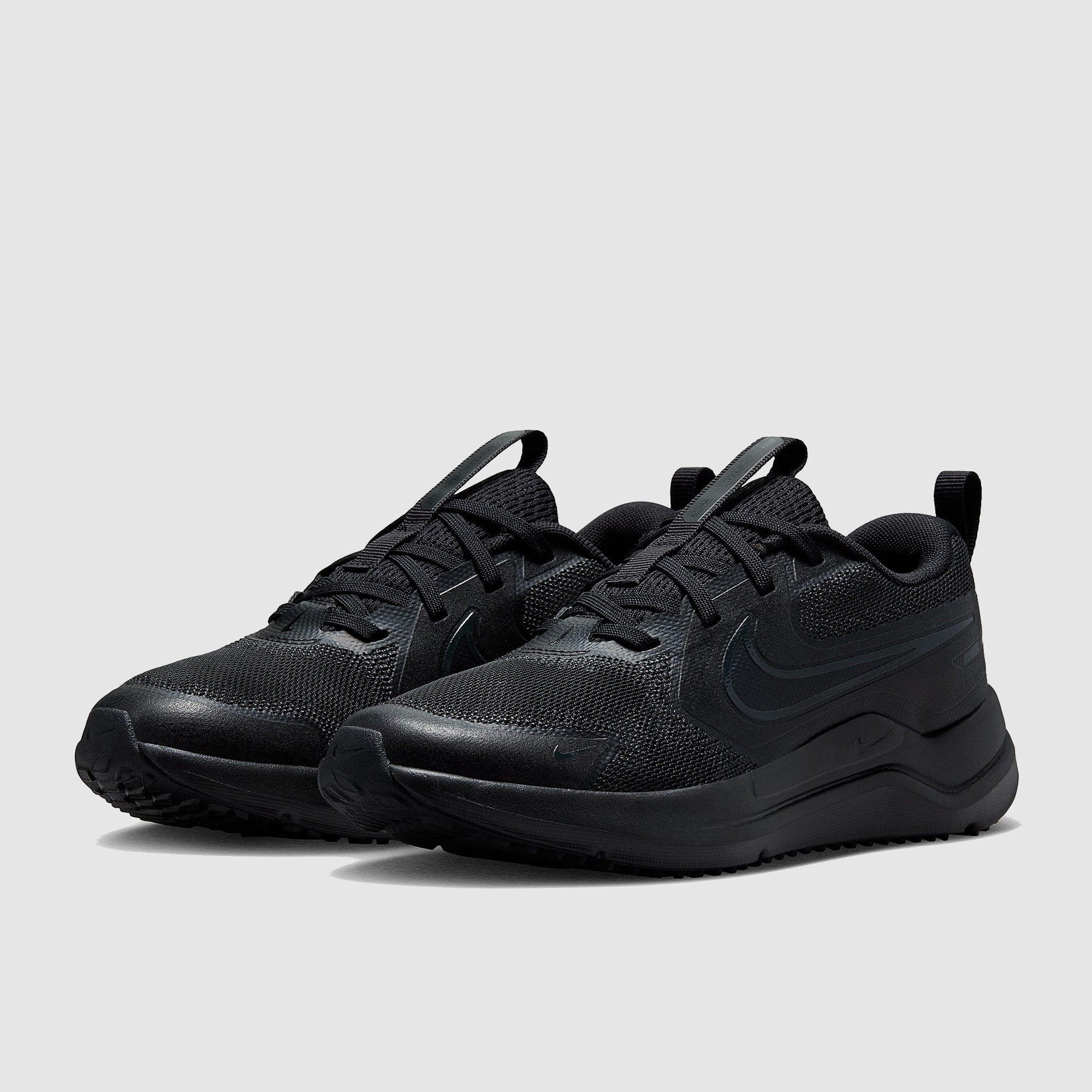 Nike Cosmic Runner