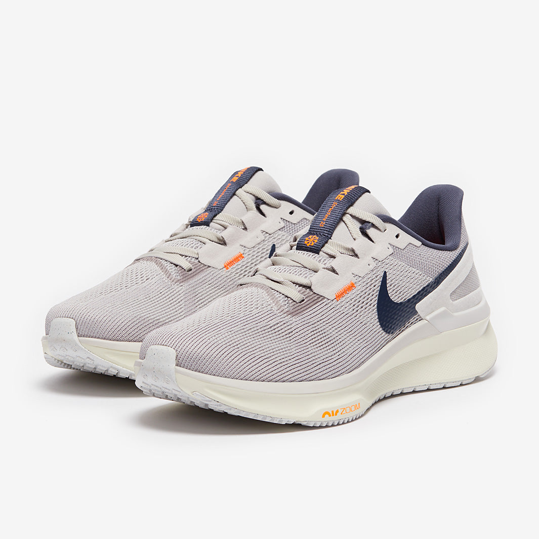 Nike Structure 25